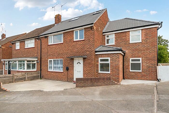 6 Bedroom Semi-Detached House For Sale In Bridge Road, Erith, DA8