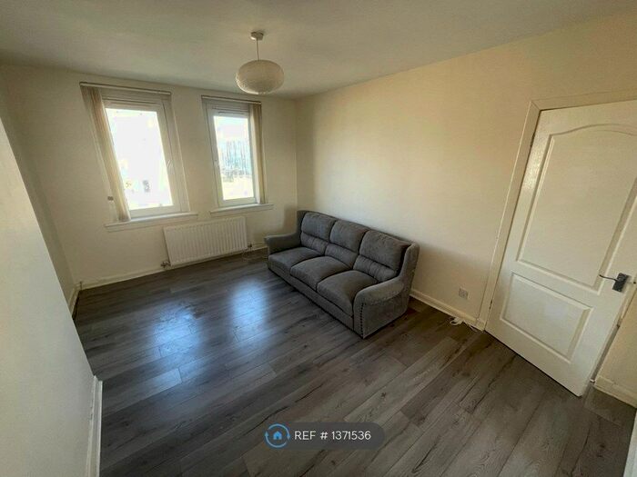2 Bedroom Flat To Rent In Belmont Drive, Shotts, ML7