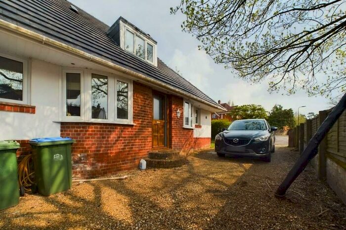 3 Bedroom Detached Bungalow To Rent In Douglas Crescent, Southampton, SO19