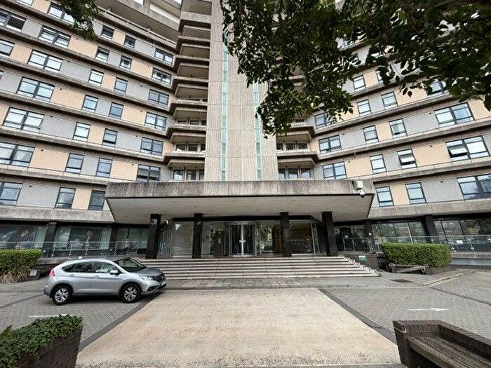 2 Bedroom Flat To Rent In Park Street, Ashford, TN24