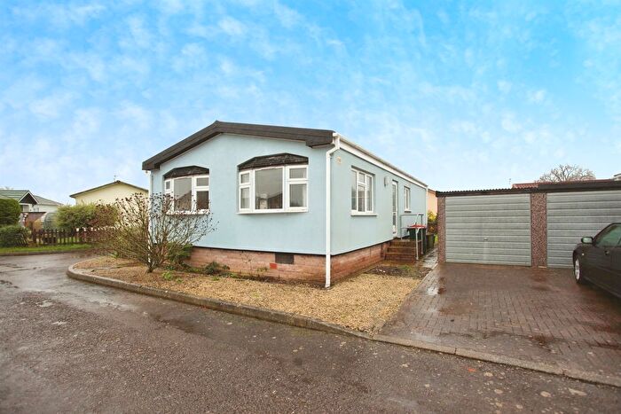 2 Bedroom Mobile/park Home For Sale In Lighthouse Park, St. Brides Wentlooge, Newport, NP10