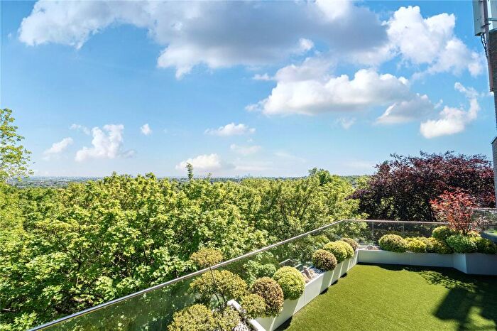 2 Bedroom Apartment For Sale In Muswell Hill, London, N10