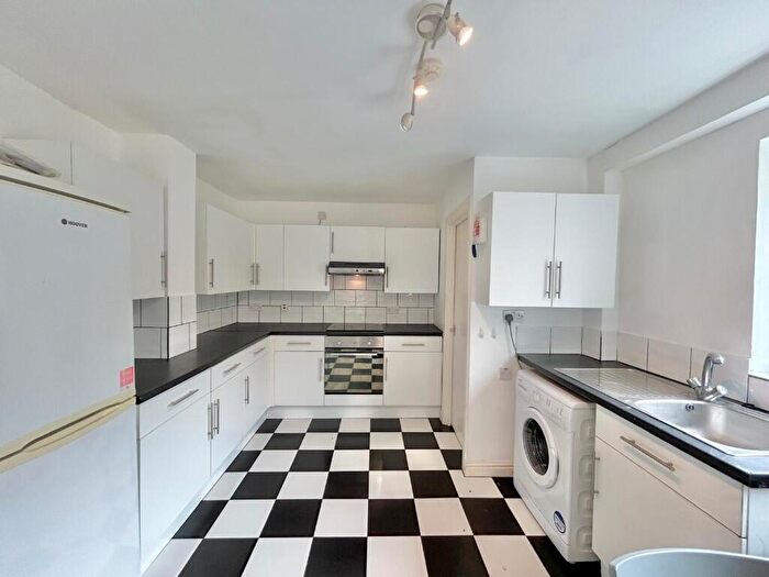 6 Bedroom House To Rent In Richards Street, Cardiff(City), CF24