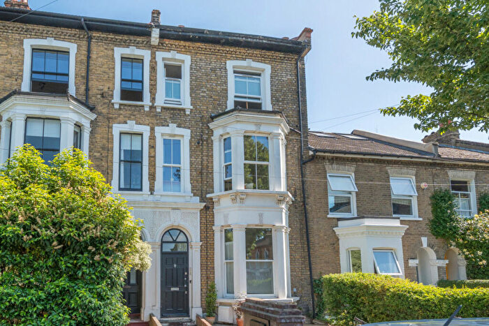 2 Bedroom Flat For Sale In Hinton Road, Herne Hill, London, SE24