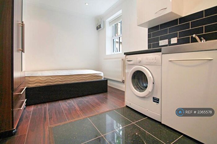 Studio To Rent In Goulton Road, London, E5
