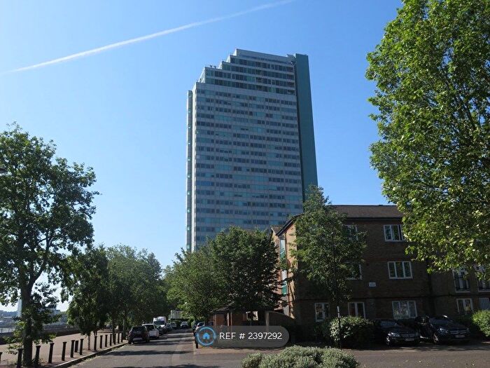 2 Bedroom Flat To Rent In Aragon Tower, London, SE8