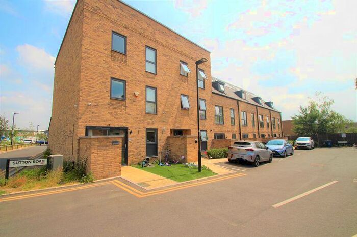 5 Bedroom Terraced House To Rent In Sutton Road, Harrow, HA2