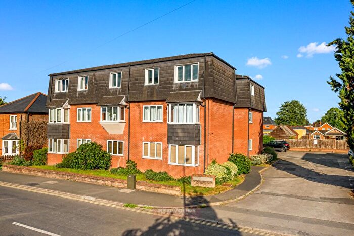 1 Bedroom Flat For Sale In Fleet, GU51