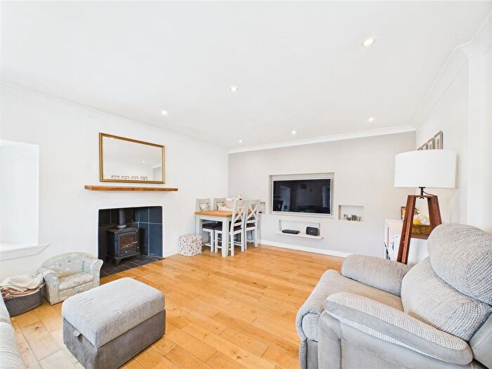 4 Bedroom Semi-Detached House For Sale In Dundee Road, Perth, PH2