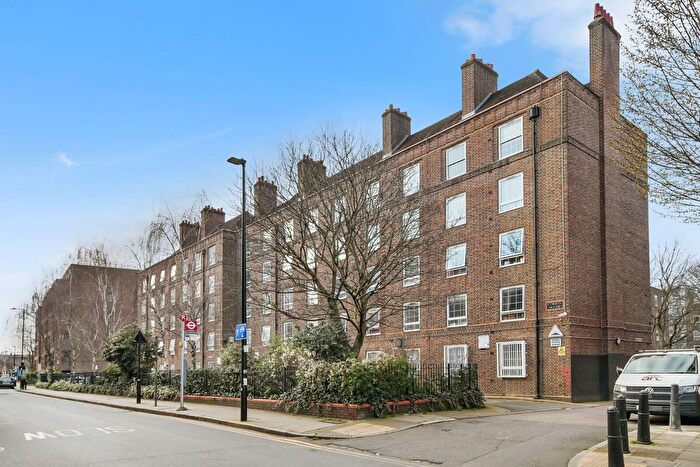 4 Bedroom Flat To Rent In Corbin House, Bromley High Street, London, E3