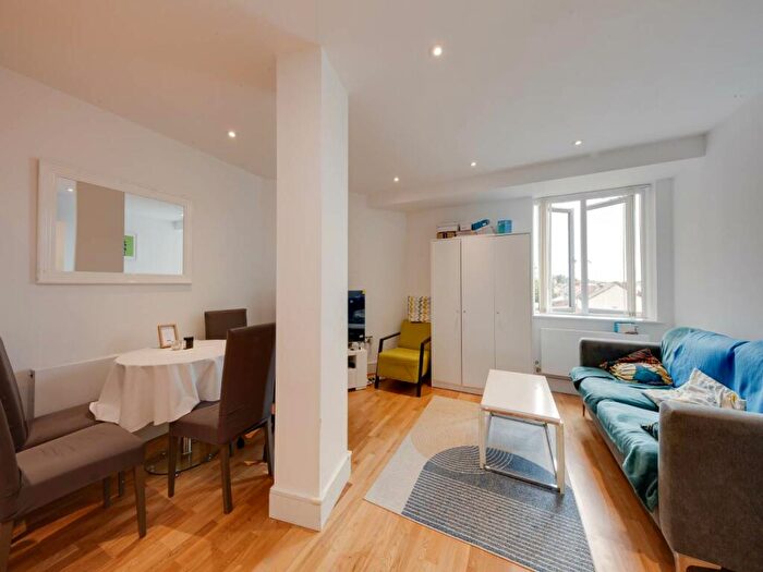 1 Bedroom Flat For Sale In Burlington House, Swanfield Road, Waltham Cross, EN8