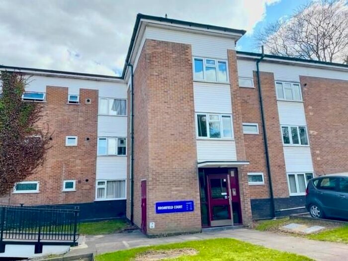 2 Bedroom Flat To Rent In Bromfield Court, Mount Road, Tettenhall Wood, Wolverhampton, WV6