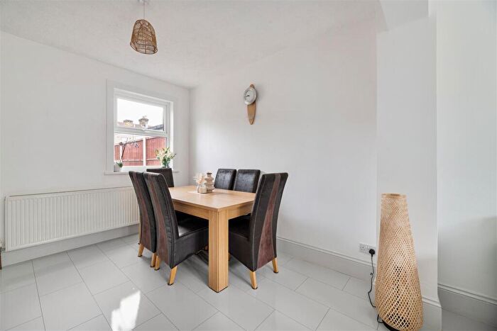 3 Bedroom Terraced House For Sale In Elsham Road, Leytonstone, E11