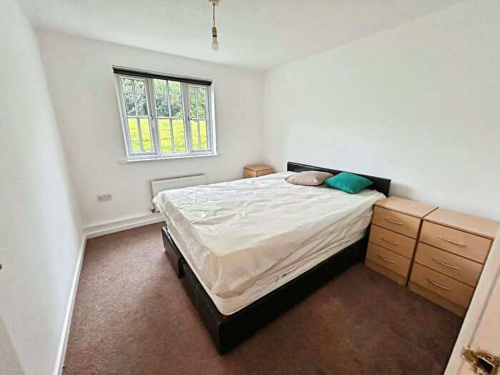 2 Bedroom Flat To Rent In Lloyd Road, Manchester, M19
