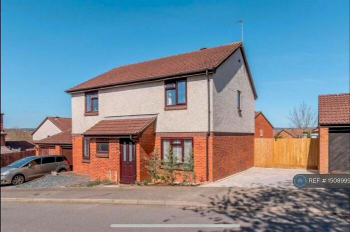 3 Bedroom Semi-Detached House To Rent In Gorham Drive, Downswood, Maidstone, ME15