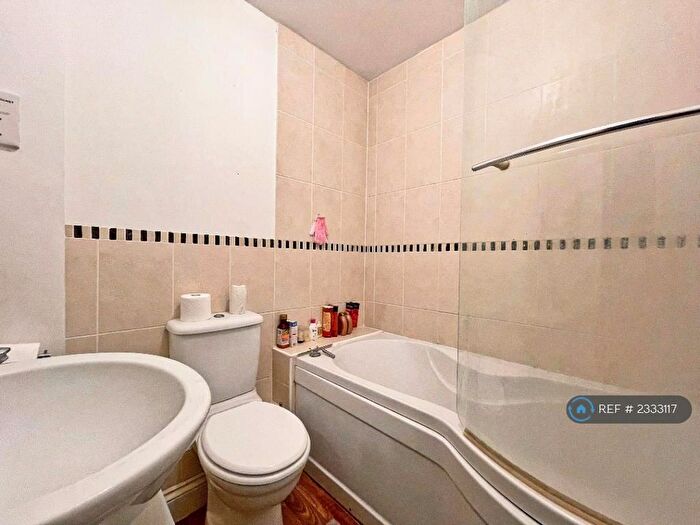2 Bedroom End Of Terrace House To Rent In Falconer Road, Fleet, GU51