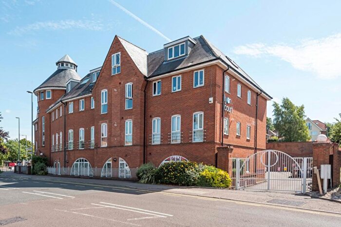 2 Bedroom Apartment For Sale In Walsworth Road, Hitchin, SG4