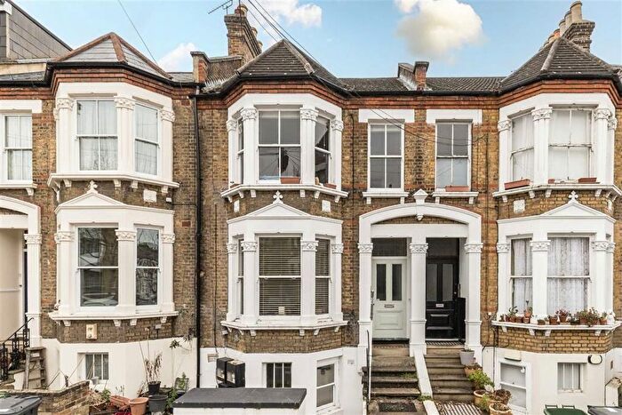 2 Bedroom Flat To Rent In Waller Road, New Cross, SE14