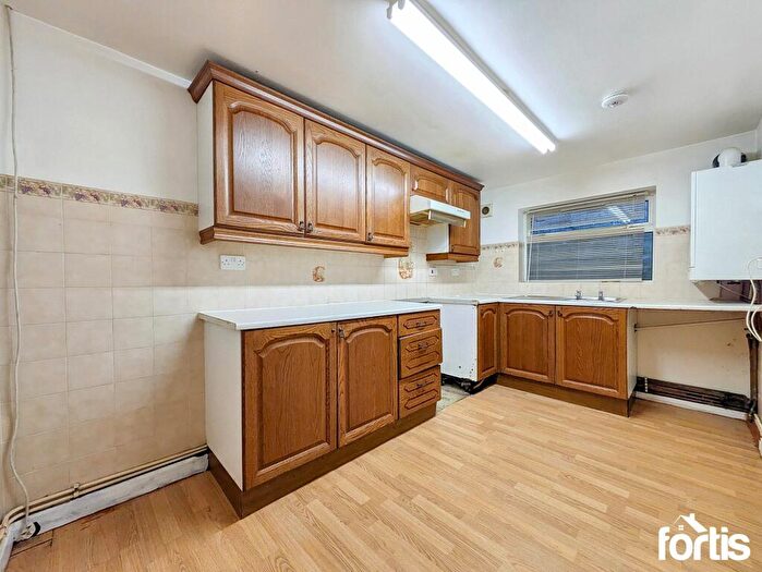 2 Bedroom Flat For Sale In Commercial Street, Maesteg, CF34