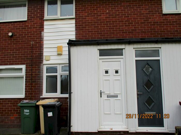2 Bedroom Flat To Rent In Sidford Close, Bolton, BL3