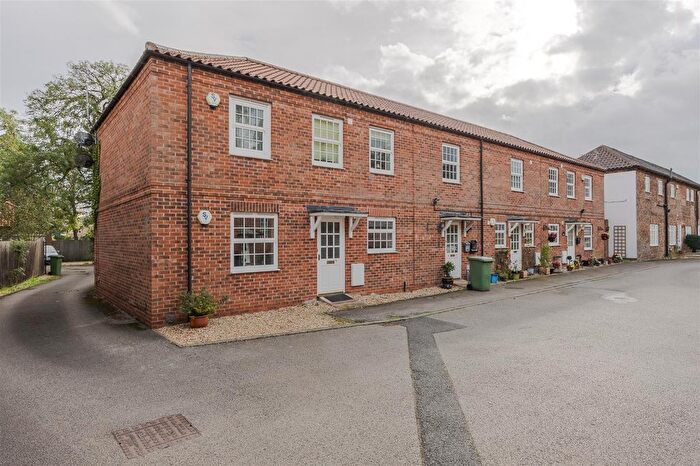 1 Bedroom Flat To Rent In Brumby Hall Gardens, Scunthorpe, DN17