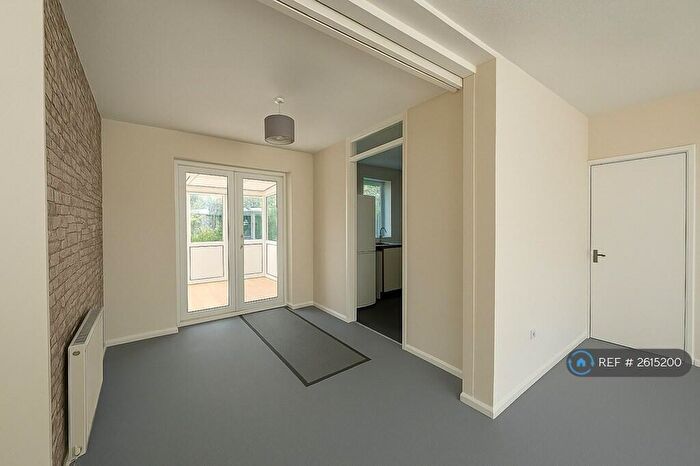 3 Bedroom Semi-Detached House To Rent In Walcourt Road, Kempston, Bedford, MK42