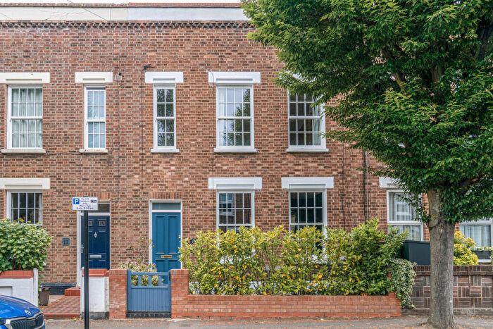 3 Bedroom Terraced House For Sale In Woodlands Road, London, E11