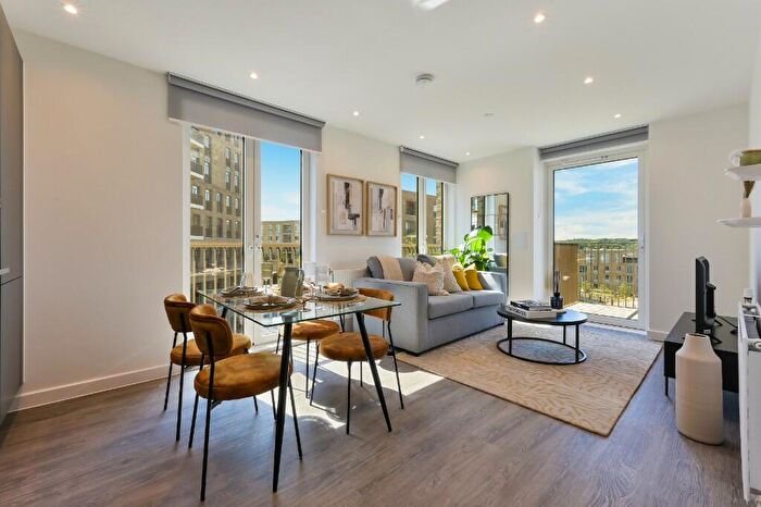 2 Bedroom Flat To Rent In John Williams Close, London, SE14