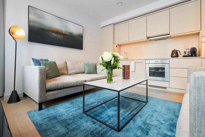 2 Bedroom Flat To Rent In City Suites, Chapel Street, Salford, Manchester, M3