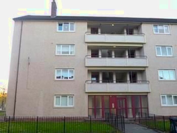 3 Bedroom Flat To Rent In Three Bedroom Second Floor Flat, Rutherglen, Glasgow, G73