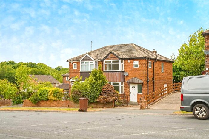 3 Bedroom Semi-Detached House To Rent In Clayton Road, Bradford, BD7
