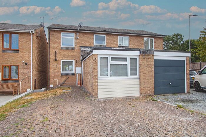 3 Bedroom Semi-Detached House For Sale In Celandine Close, Billericay, CM12