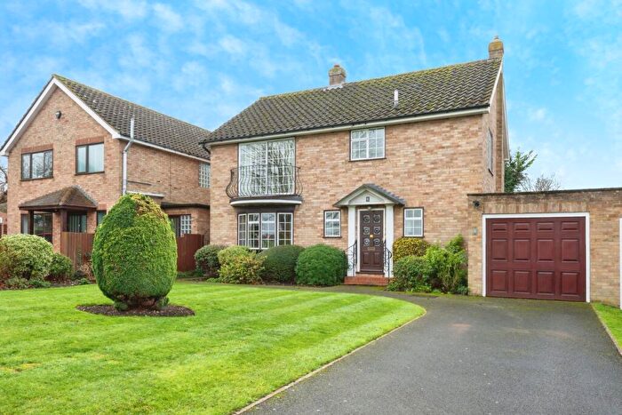 4 Bedroom Detached House For Sale In Norbury Way, Great Bookham, Leatherhead, KT23