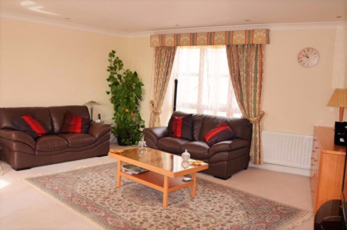 2 Bedroom Flat For Sale In Manbre Road, London, W6