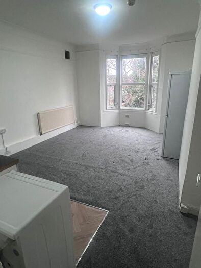 1 Bedroom Flat To Rent In Earlham Grove, London, E7