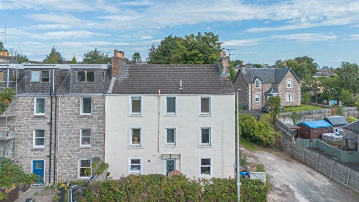 3 Bedroom Flat For Sale In Glasgow Road, Perth, PH2