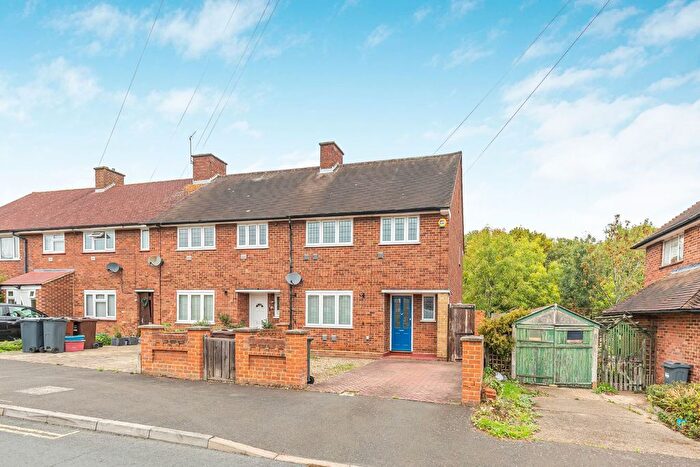 3 Bedroom End Of Terrace House For Sale In Sparrow Farm Drive, Feltham, TW14