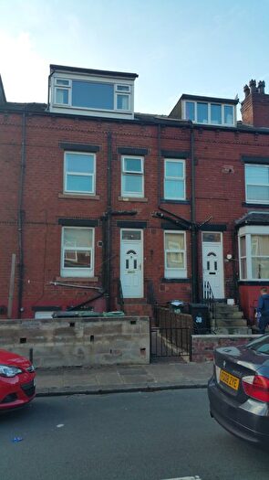3 Bedroom Terraced House To Rent In Cross Flatts Terrace, Leeds, LS11