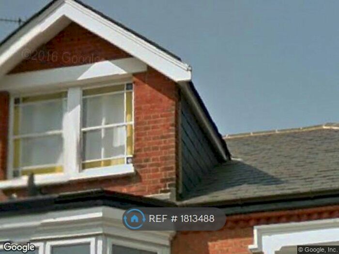 2 Bedroom Flat To Rent In Ravenscroft Park, Barnet, EN5