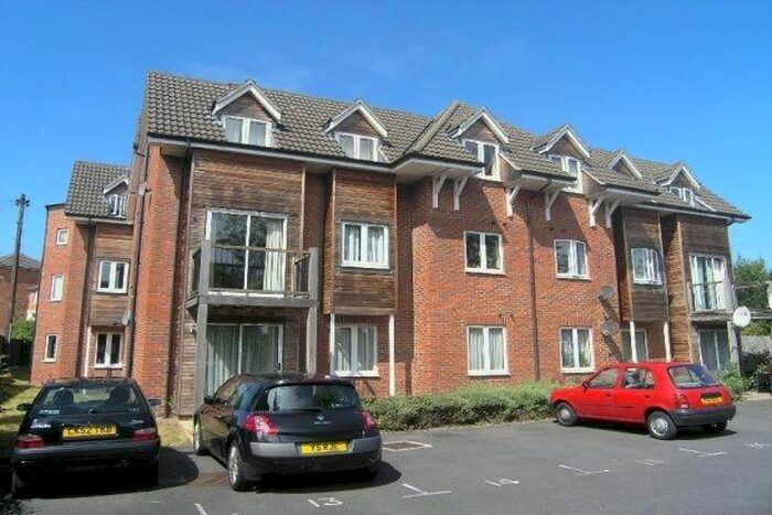 2 Bedroom Flat To Rent In Richmond Gardens, Southampton, SO17