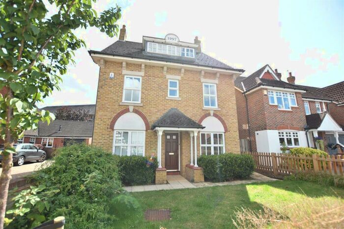 5 Bedroom Detached House To Rent In Hayward Road, Thames Ditton, KT7