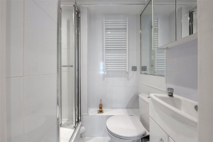1 Bedroom Flat For Sale In Langford Court, Abbey Road, St John's Wood, London, NW8