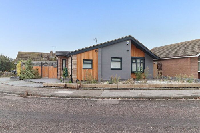 2 Bedroom Bungalow For Sale In Duncan Drive, Birchington, Kent, CT7