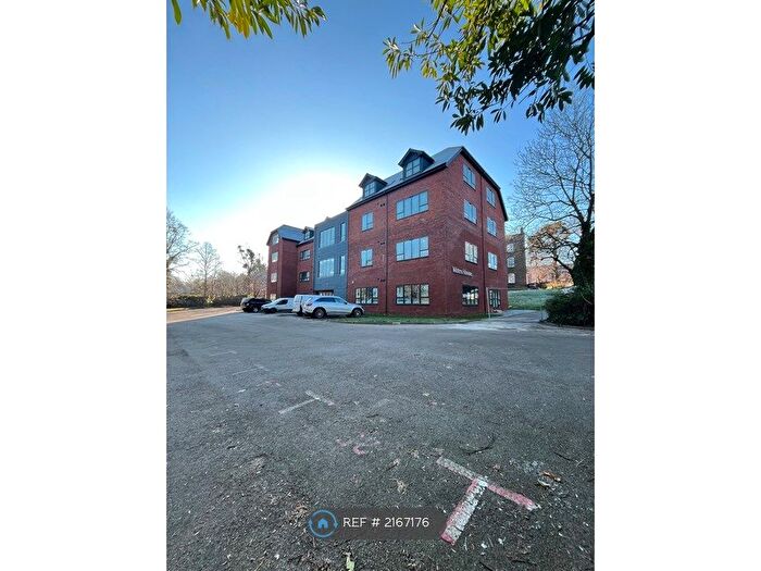 2 Bedroom Flat To Rent In Wates House Wallington Hill, Fareham, PO16