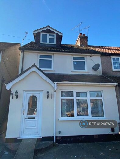 4 Bedroom Terraced House To Rent In Straight Road, Romford, RM3