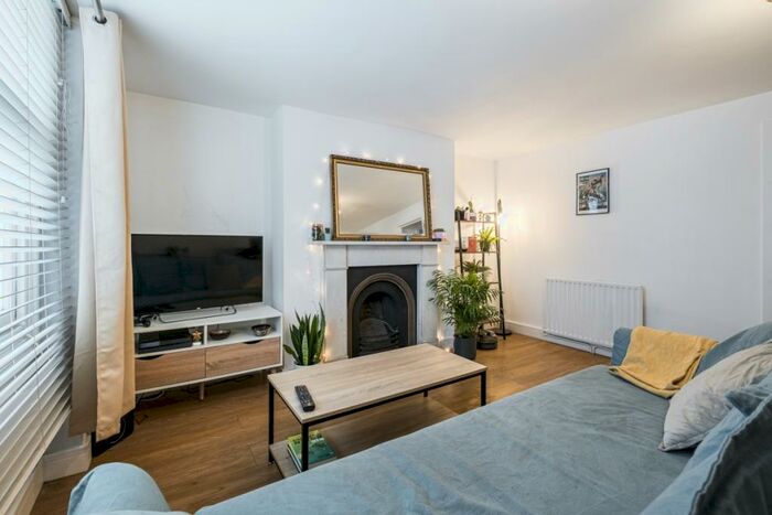 1 Bedroom Apartment To Rent In Huntingdon Street London, N1