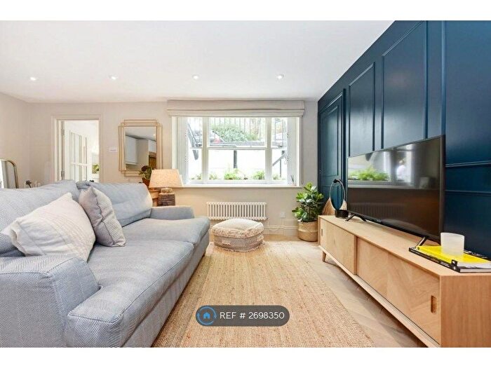 Studio To Rent In Kensington Gardens Square, London, W2