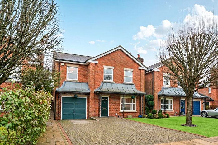 4 Bedroom Detached House For Sale In Tower Place, Warlingham, CR6