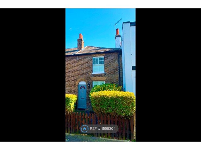 2 Bedroom End Of Terrace House To Rent In Woodside Road, Sidcup, DA15