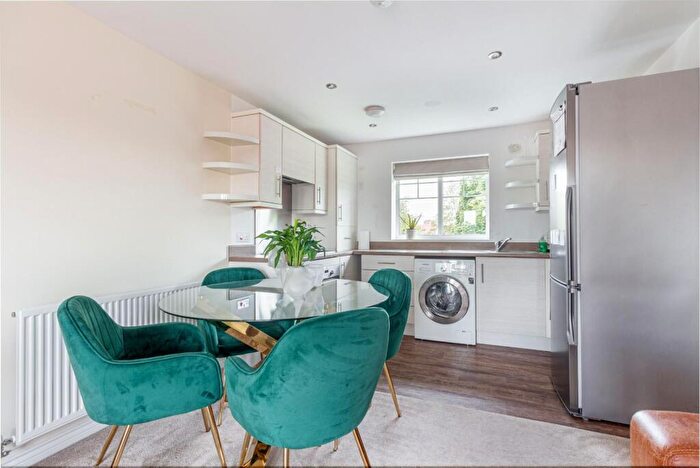 2 Bedroom Flat To Rent In Fussell Way, Wollaston, Stourbridge, DY8